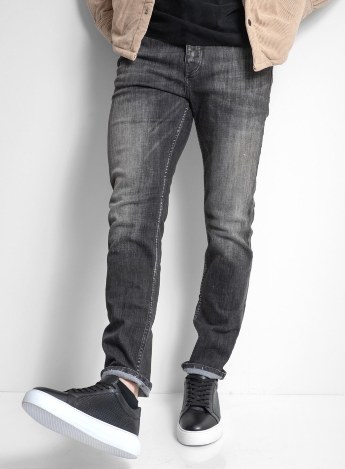 JEAN ANTHRACITE ON